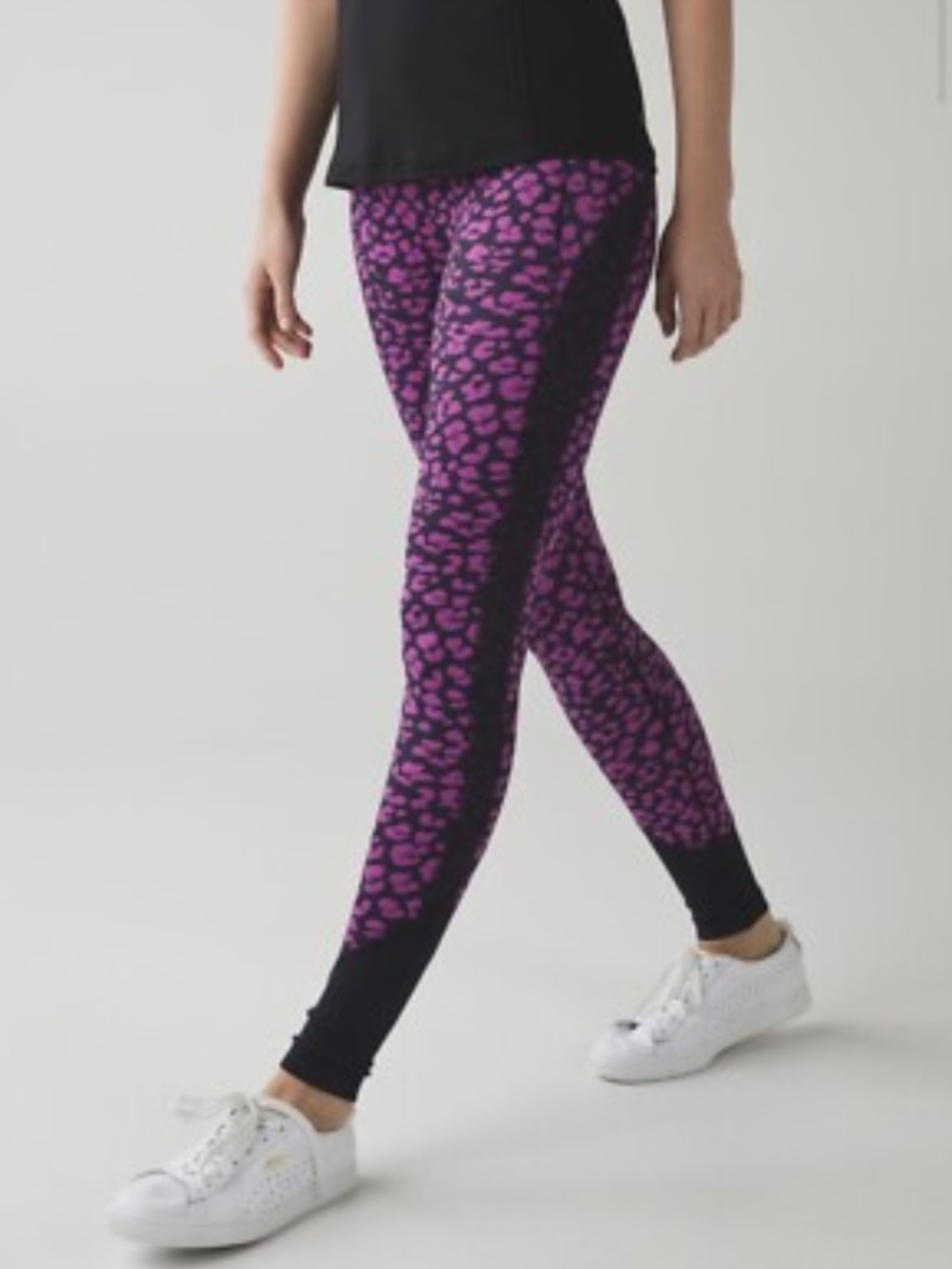 LULULEMON Drop It Like Its Hot Tight Mini Cherry Cheetah Purple Size 4